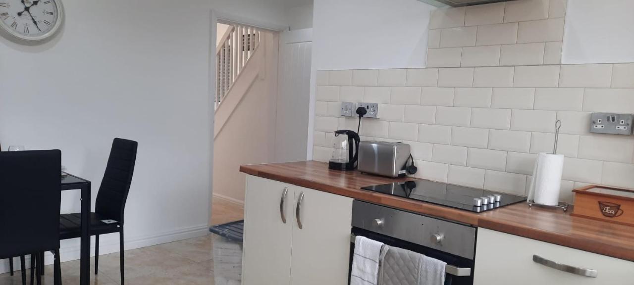Stylish And Homey 3 Bedroom House With Free Parking & Wi-Fi Minworth المظهر الخارجي الصورة